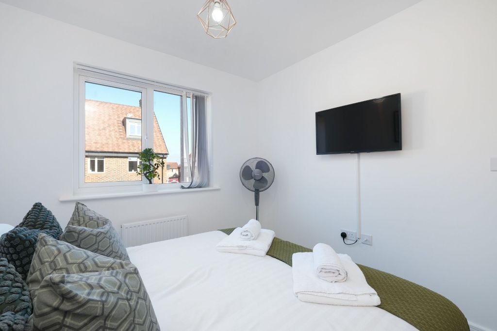 Additional image 19 of 5 bed semi-detached house to rentKempster Way, Weston Turville, Aylesbury HP22