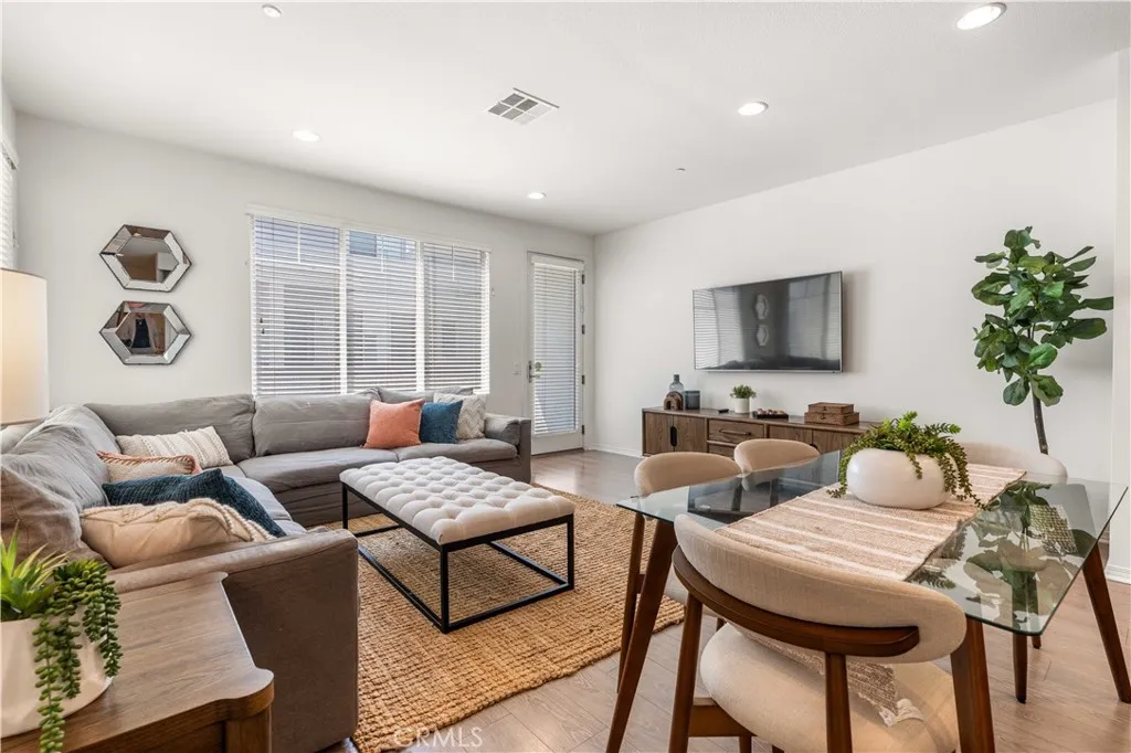 Additional image 45 of 5560 Boardwalk Unit 105, Hawthorne, CA 90250