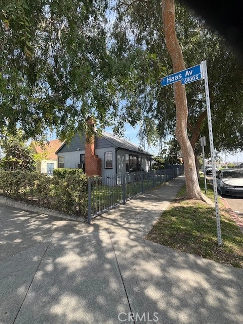 2121 W 70th St, Los Angeles, CA 90047