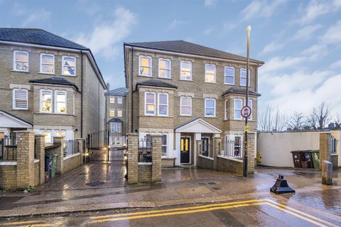 West Avenue, Walthamstow, London E17