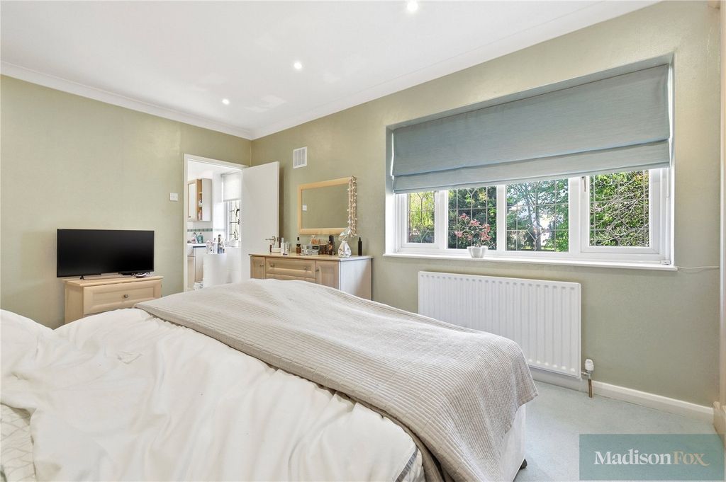 Additional image 14 of 5 bed detached house for saleParkland Close, Chigwell, Essex IG7