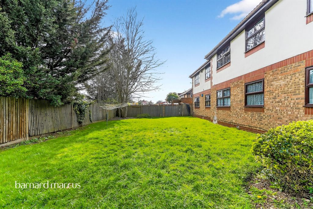 Additional image 6 of 2 bed flat for saleHatton Road, Bedfont TW14