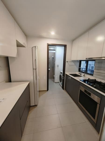 156 Canberra Drive photo 3