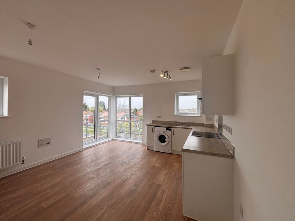 2 bed flat to rentChessel Drive, Patchway, Bristol BS34 photo 2