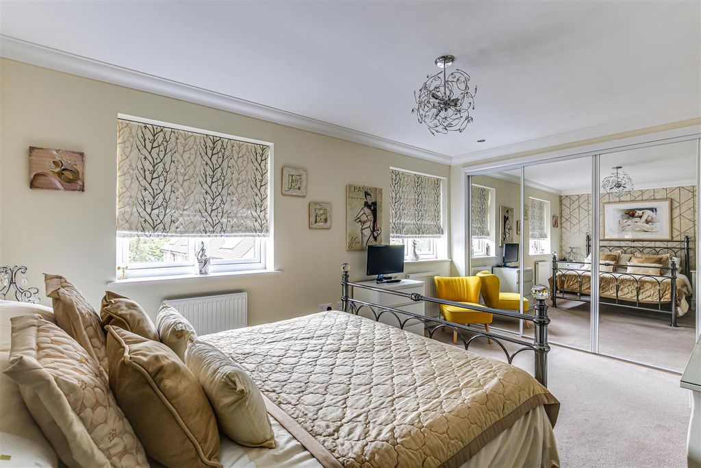 Additional image 7 of 4 bed semi-detached house for saleNorheads Lane, Biggin Hill TN16