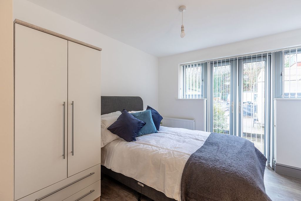Room to rentOld Chester Road, Birkenhead CH42