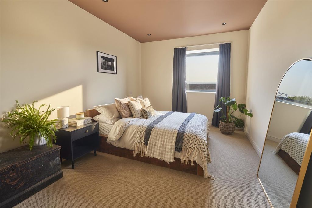2 bed flat to rent19 Paternoster House, Exeter EX4 photo 4