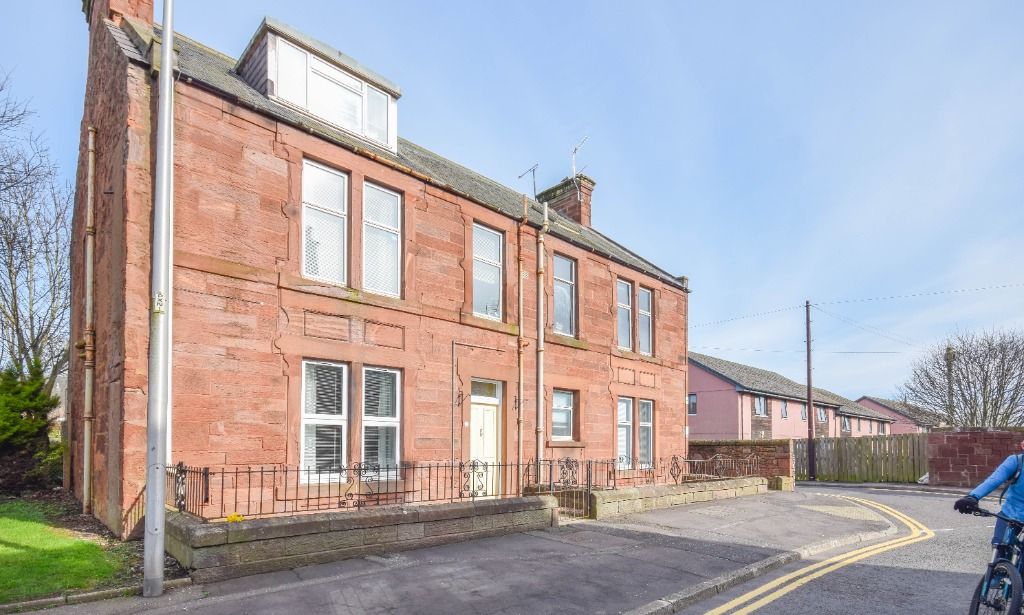 2 bed flat to rentCulloden Road, Arbroath, Angus DD11