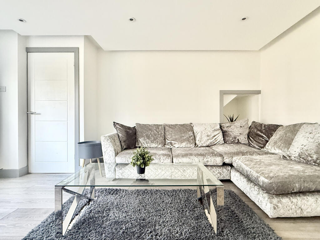 Additional image 9 of Chestnut Drive, Yeovil, Somerset