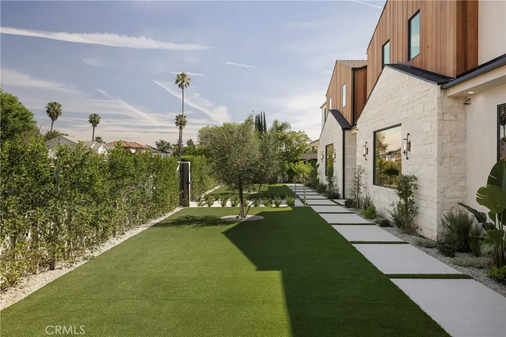 Additional image 116 of 15202 Hesby Street, Sherman Oaks, CA 91403