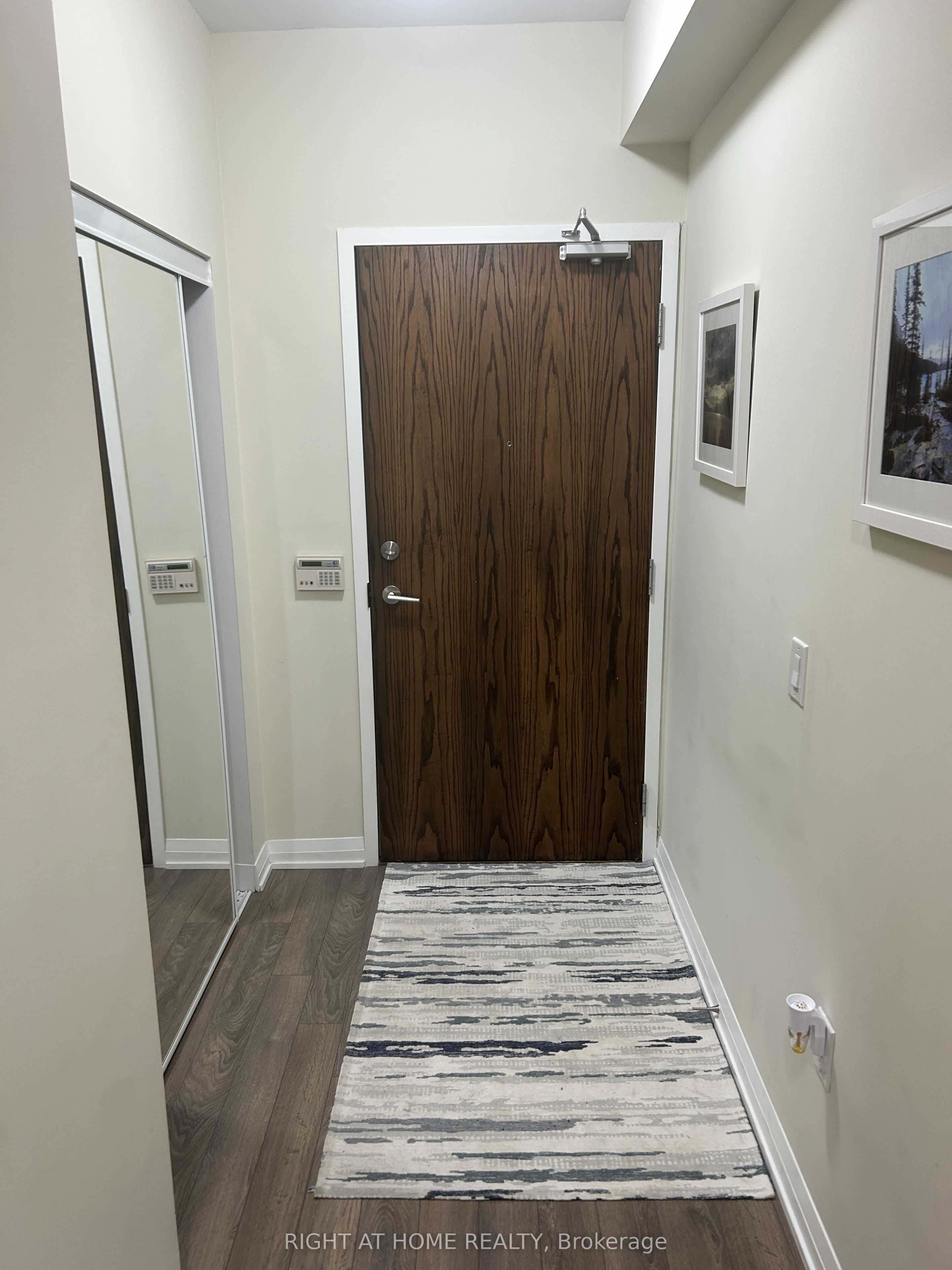 701-99 Eagle Rock Way, Vaughan, ON, L6A 5A7 photo 5
