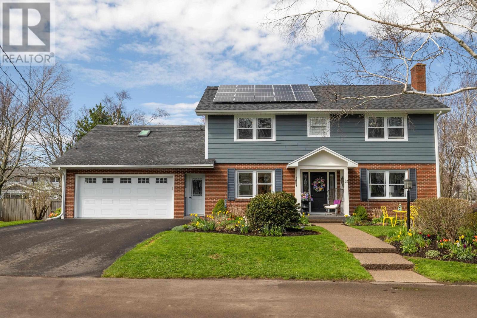 33 St Claire Avenue