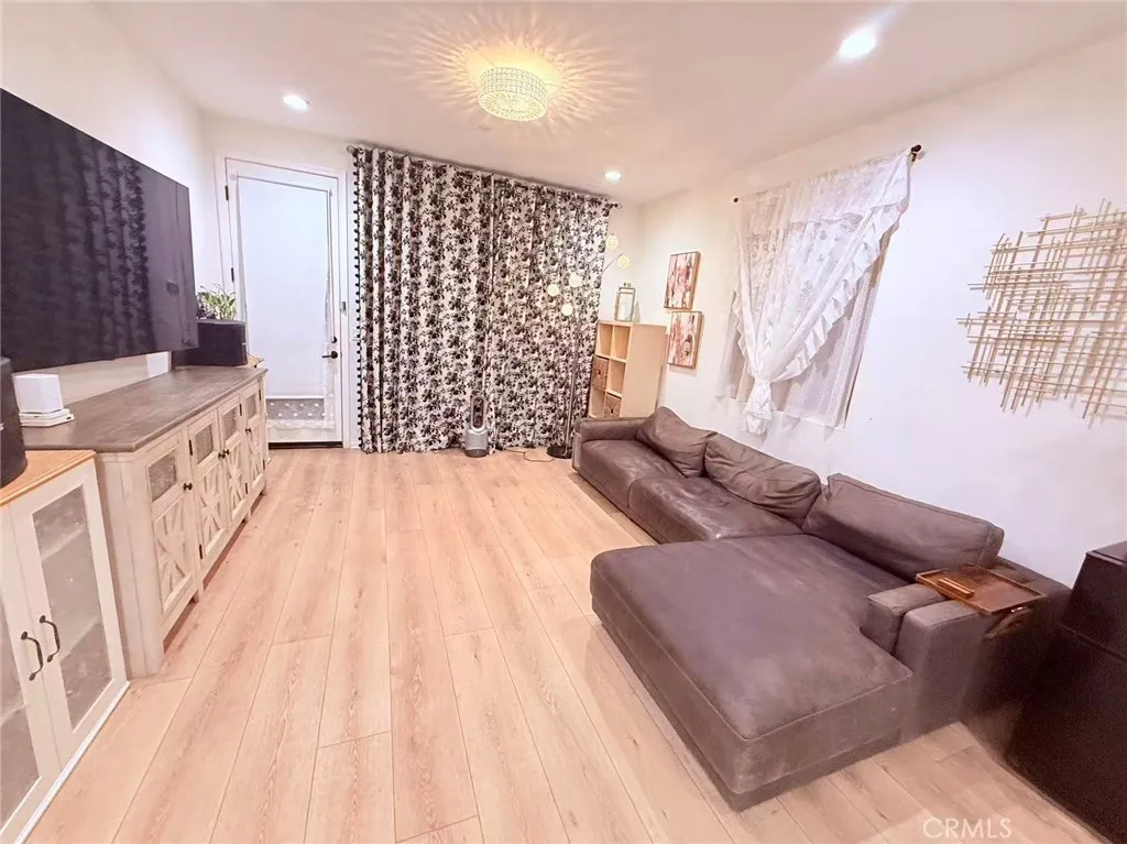 7599 Botany St, Chino, CA 91708 photo 3