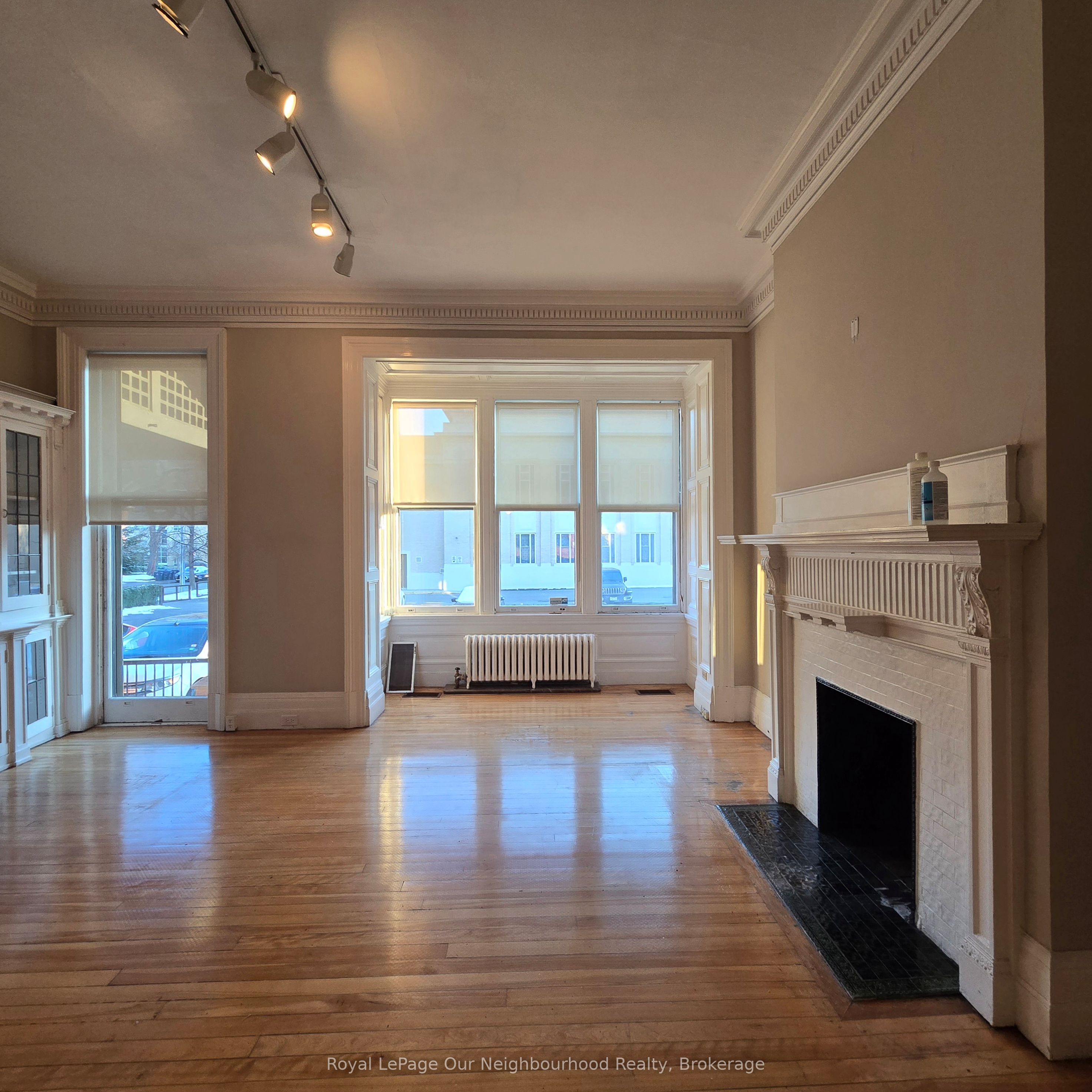 103-204 St. George Street, Toronto, ON, M5R 2N5