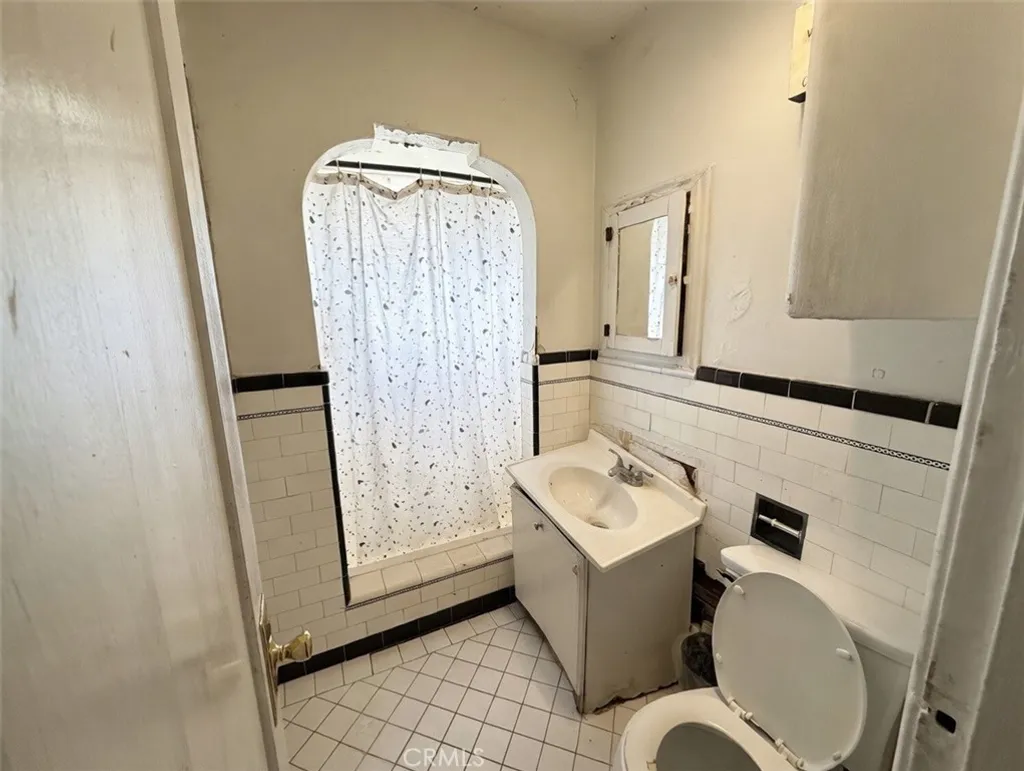 Additional image 14 of 1324 W 101st St, Los Angeles, CA 90044