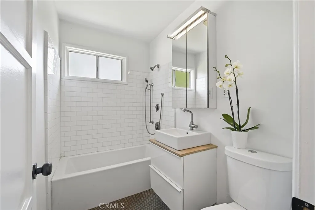 Additional image 47 of 18228 Keswick St, Reseda, CA 91335