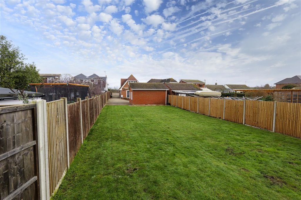 Additional image 24 of 5 bed detached house for saleLower Rainham Road, Rainham ME8
