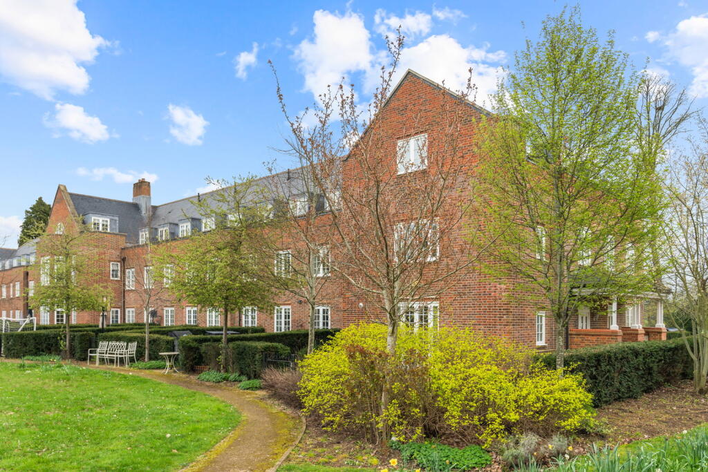 Pegrum Drive, London Colney, St. Albans, AL2 1FB