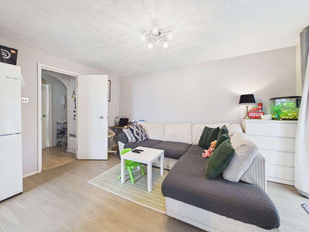 Additional image 2 of 2 bed flat for saleBoveney Close, Cippenham, Berkshire SL1