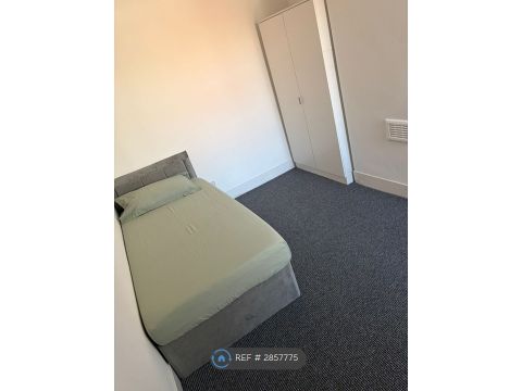 Tootal Drive, Salford M5, Room to rent
