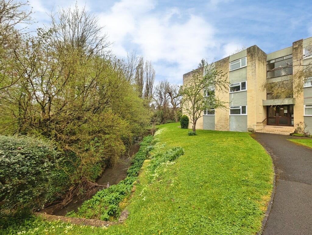 Pitman Court, Larkhall