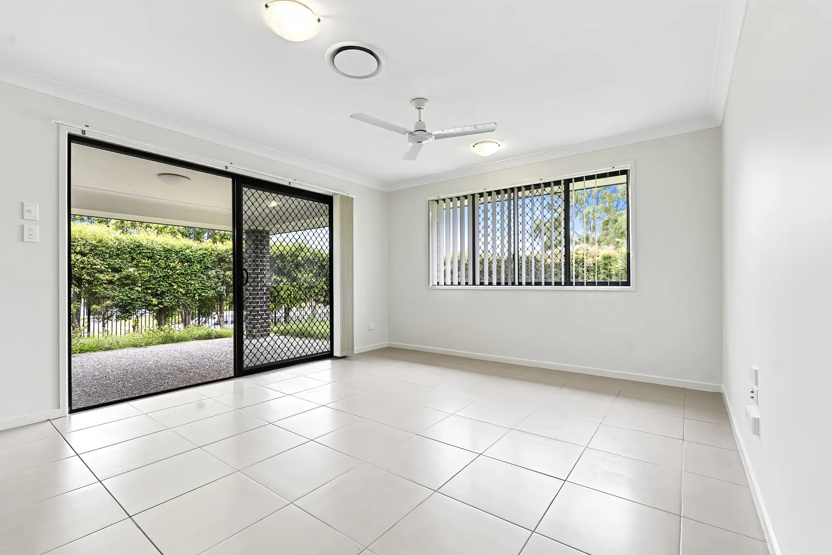 18 Quartz Cresent, Mango Hill QLD 4509 photo 4