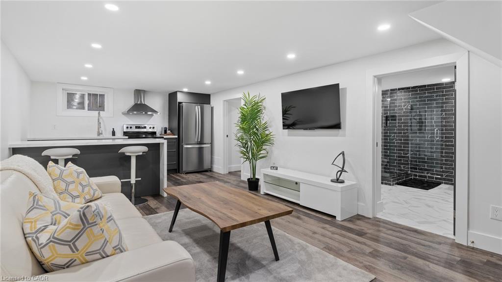 2-777 Upper Gage Avenue, Hamilton, ON, L8V 4K3