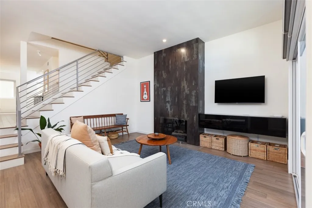 Additional image 2 of 1030 Palo Verde Avenue, Long Beach, CA 90815
