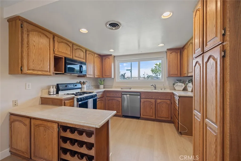 Additional image 73 of 1384 Roxborough Dr, Placentia, CA 92870