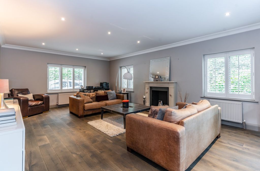 Additional image 3 of 6 bed detached house to rentStoke Common Road, Fulmer, Slough SL3