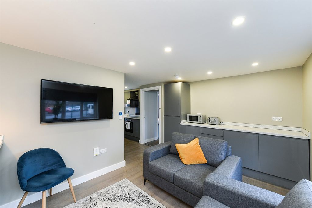 5 bed flat to rentVarsity Beeston NG9 photo 3