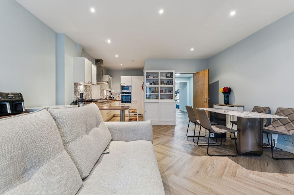 Additional image 5 of 2 bed flat for saleGlasgow Harbour Terraces, Flat 4/3, Glasgow Harbour, Glasgow G11