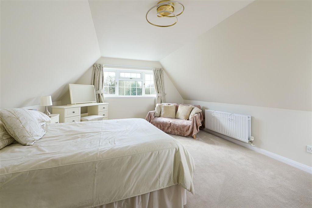 Additional image 13 of 5 bed detached house for saleLower Rainham Road, Rainham ME8