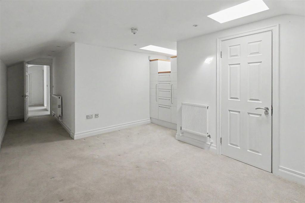Additional image 16 of 3 bed flat to rentTown Street, Bramcote, Nottingham NG9