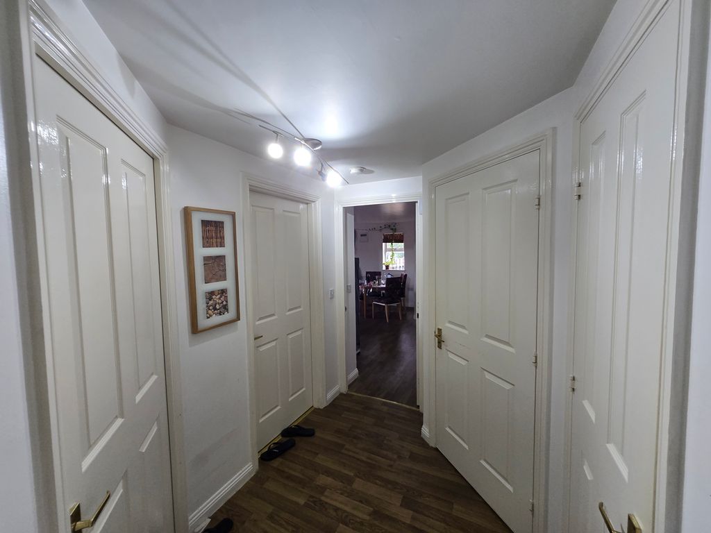 Additional image 9 of 2 bed flat for salePerkin Close, Hounslow TW3