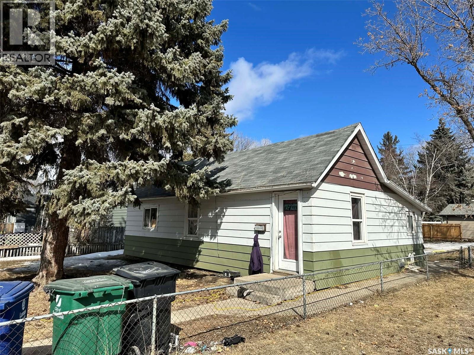 Additional image 3 of 1502 F Avenue N, Saskatoon, SK, S7L1X9