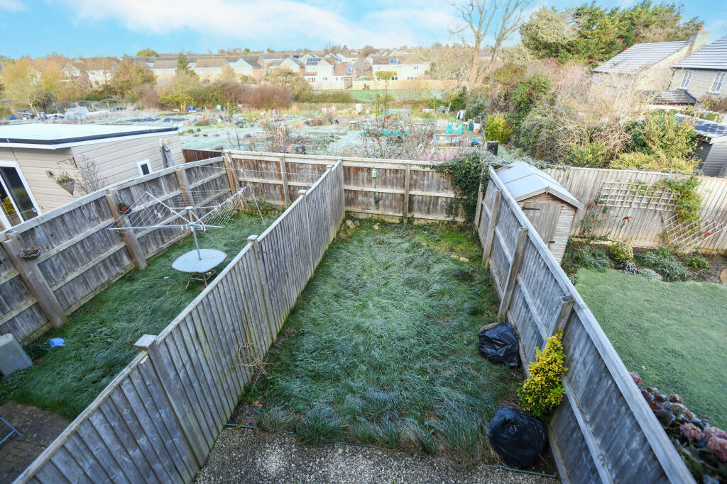 Chaffinch Drive, Trowbridge photo 3