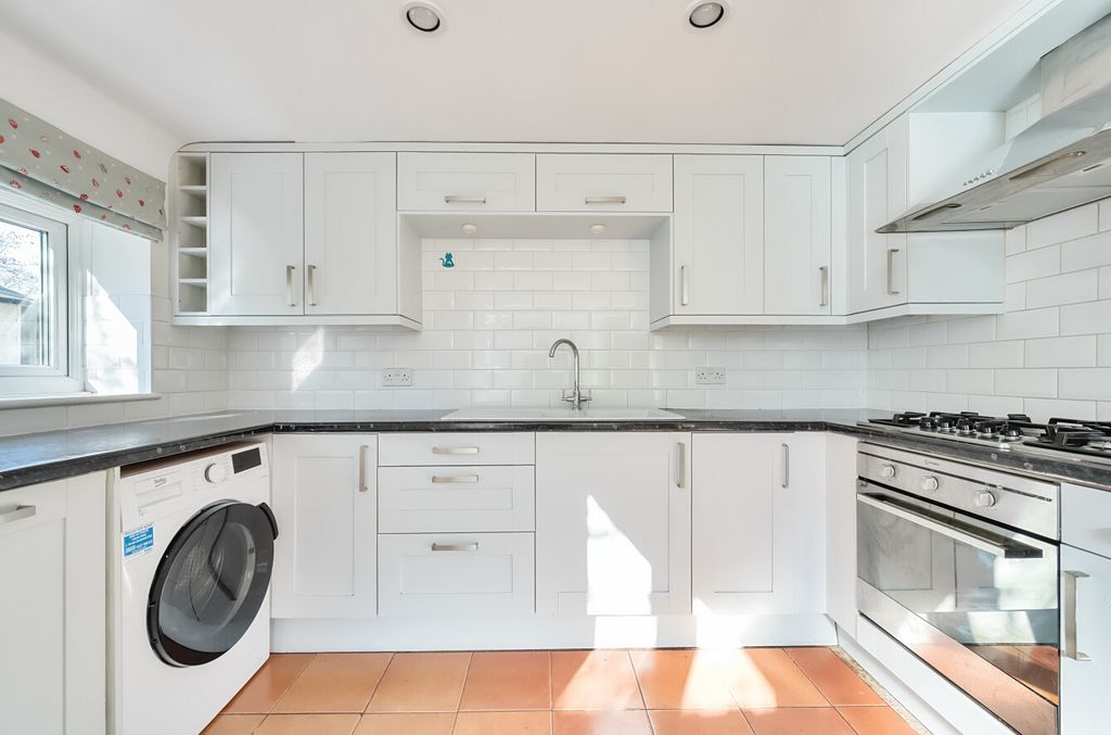 Additional image 5 of 2 bed semi-detached house for saleHaslemere, Surrey GU27