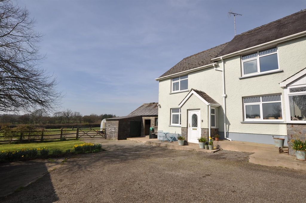 2 bed semi-detached house to rentNarberth SA67