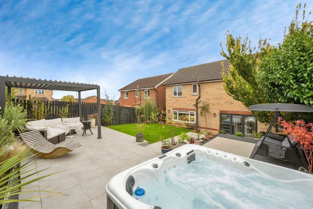 Additional image 2 of 4 bed detached house for saleLindsey Drive, Crowle, Scunthorpe DN17