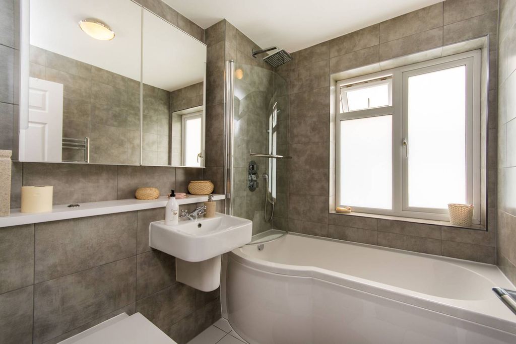 Additional image 7 of 4 bed terraced house to rentSalem Place, Central Croydon, Croydon CR0