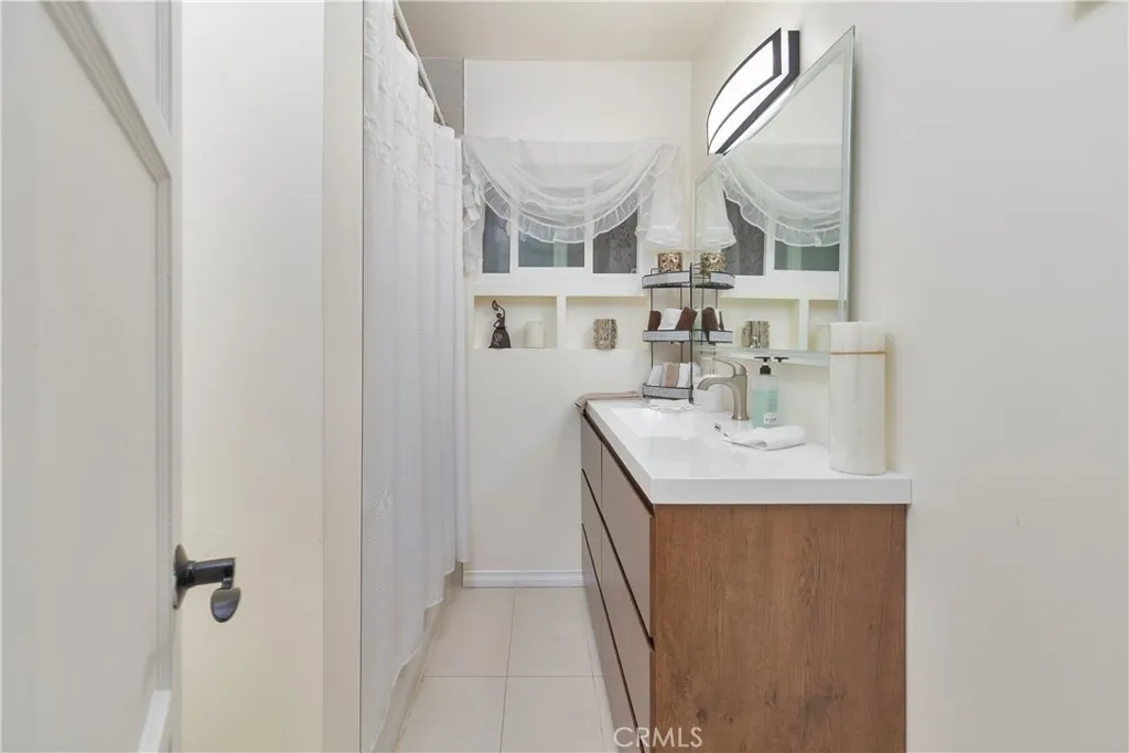 Additional image 76 of 14648 Covello St, Van Nuys, CA 91405