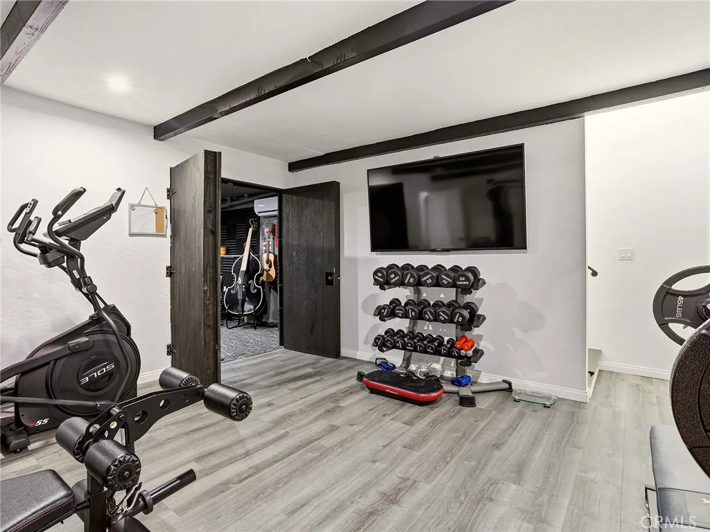 Additional image 100 of 1426 E Tujunga Avenue, Burbank, CA 91501