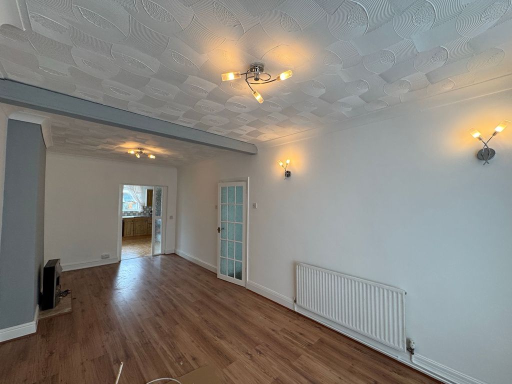 Additional image 4 of 3 bed semi-detached house to rentFrobisher Road, Newport NP19