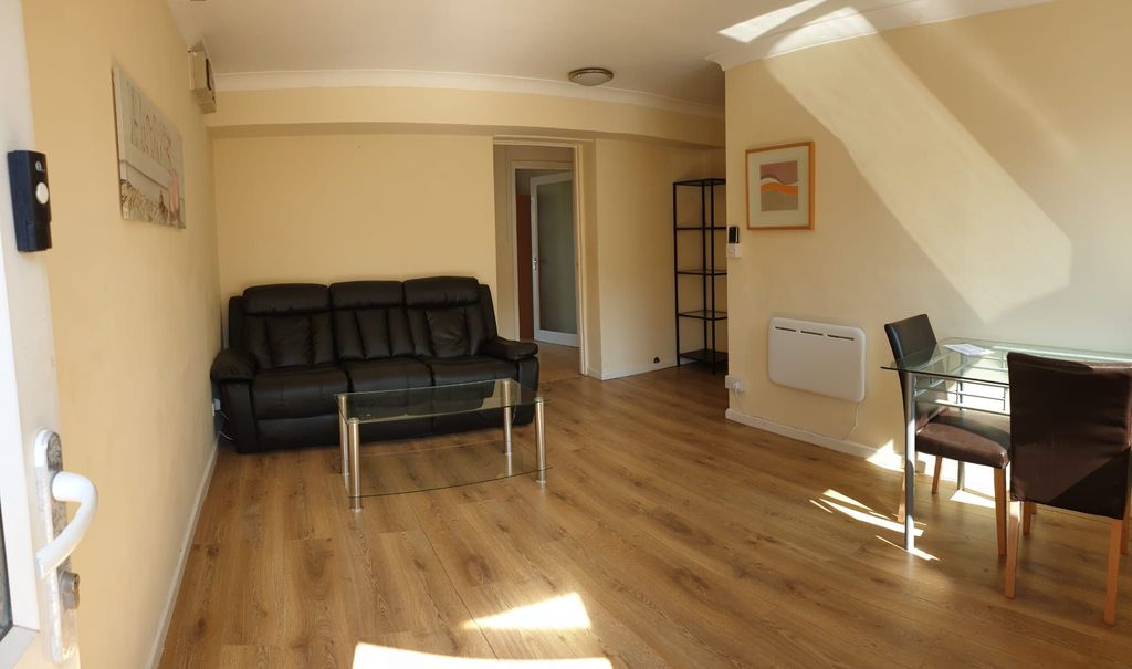 2 bed flat to rentFlat, Catrin House, Trawler Road, Maritime Quarter, Swansea SA1