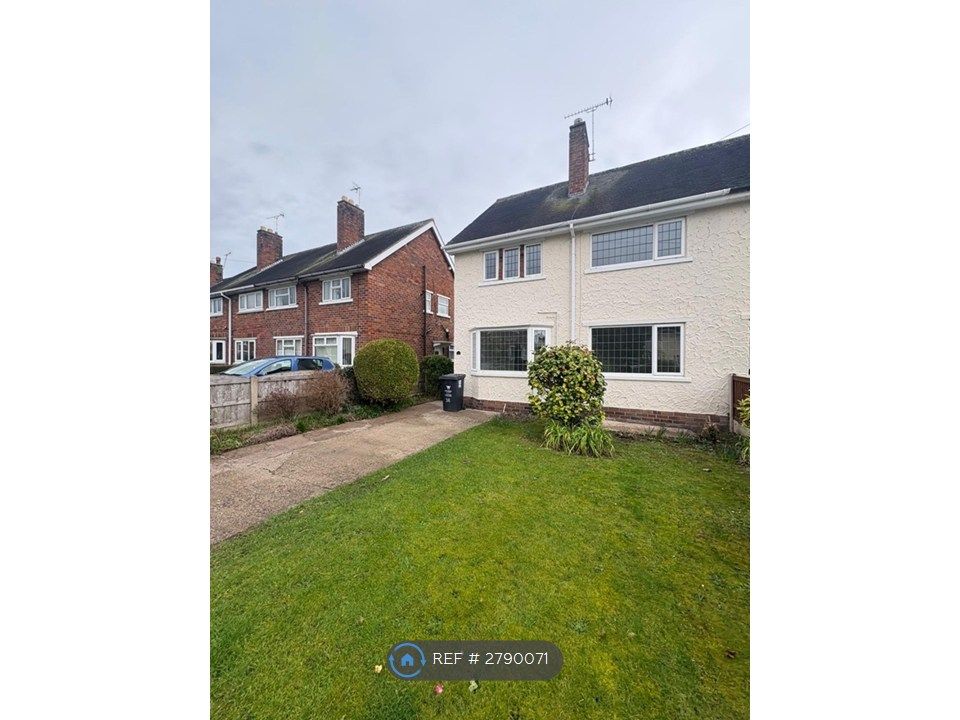 3 bed semi-detached house to rentDee Park, Holt LL13