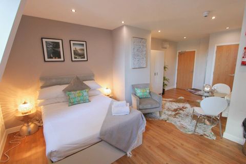 Studio 12, Prince Street, Bristol BS1, Studio to rent