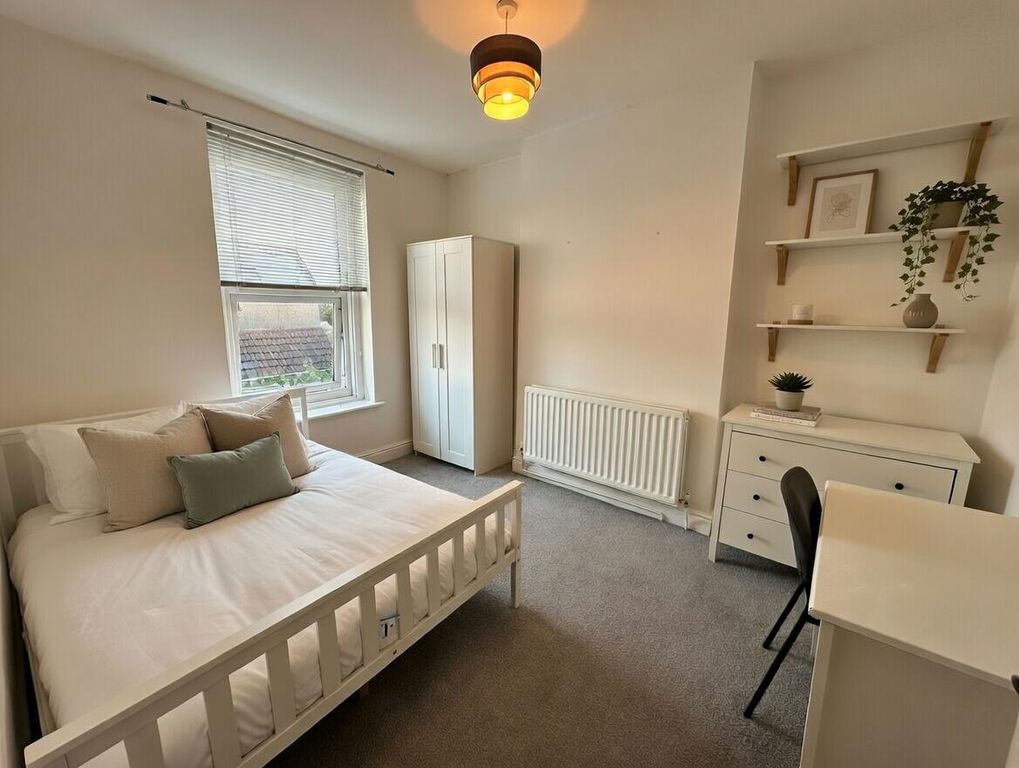 Additional image 2 of 4 bed terraced house to rentNorth Street, Downend BS16