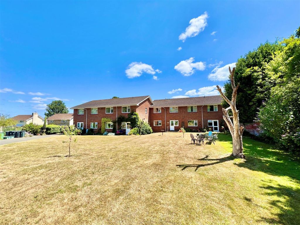 Additional image 2 of 2 bed flat for saleFreshwater, Isle Of Wight PO40