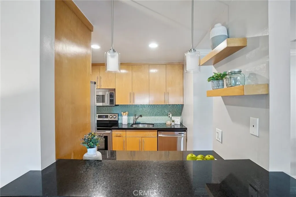 Additional image 13 of 641 S Prospect Avenue Unit 103, Redondo Beach, CA 90277